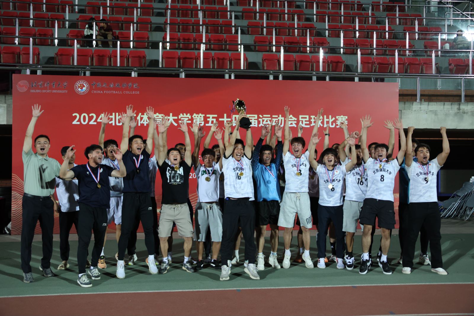 2766d7f459c34fb89ac17c51c1a6b8dc.jpg 电竞实时数据网