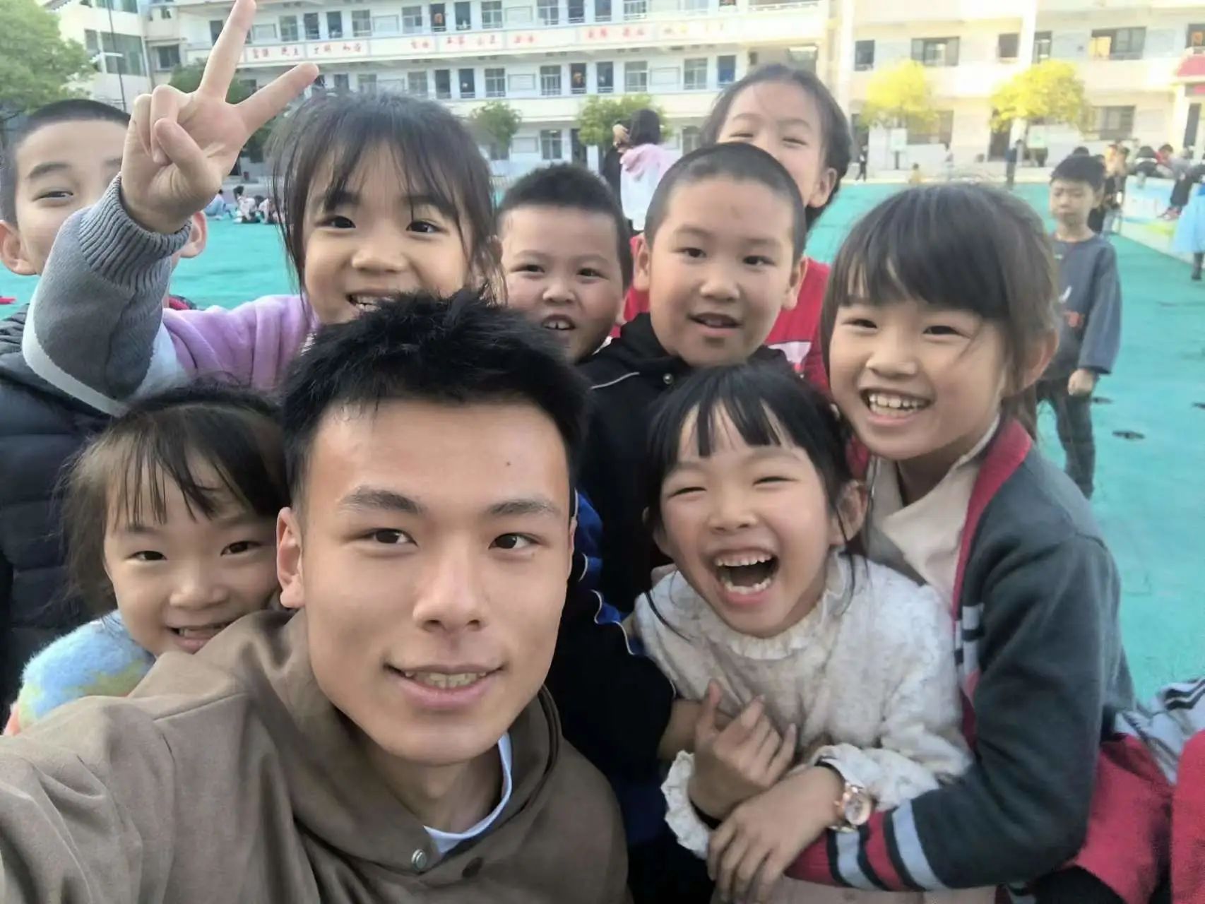 3fb40e106b844943b0c1075b125d754f.jpg 电竞实时数据网