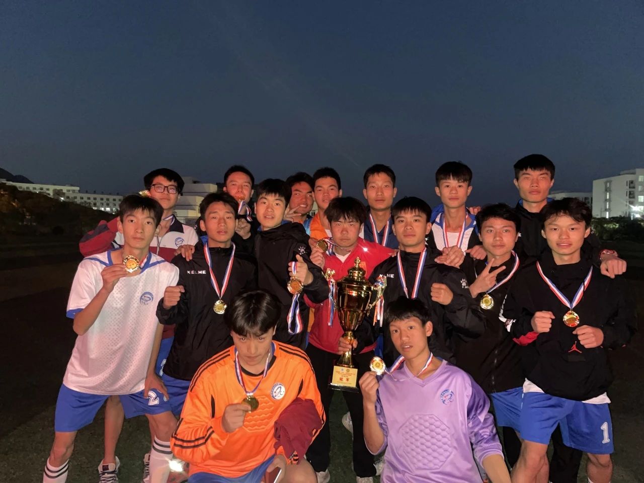 a5fc949b11e940b19005c4c3c596f879.jpg 电竞实时数据网