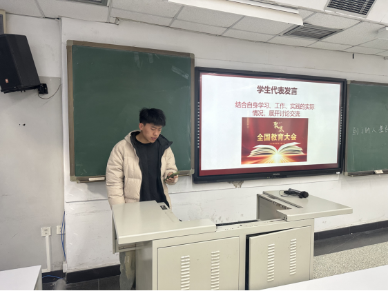 091c2832820445debb612d5554eaa7b7.png 电竞实时数据网
