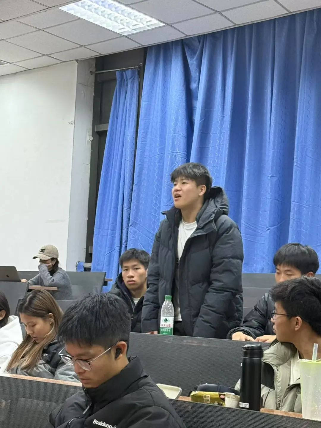 5c56aba873cc4f46b95cf798e994966a.jpg 电竞实时数据网