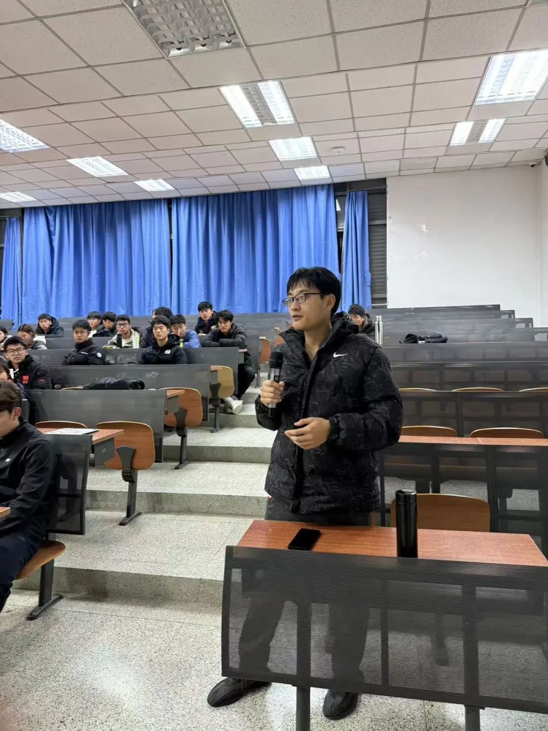 bdd7e9413a9042b2b544db644e2dc8af.jpg 电竞实时数据网