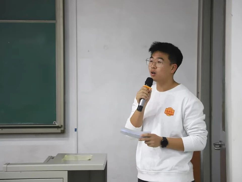 98ecf58b67d14f5b8ba6576e2ba587e1.jpg 电竞实时数据网